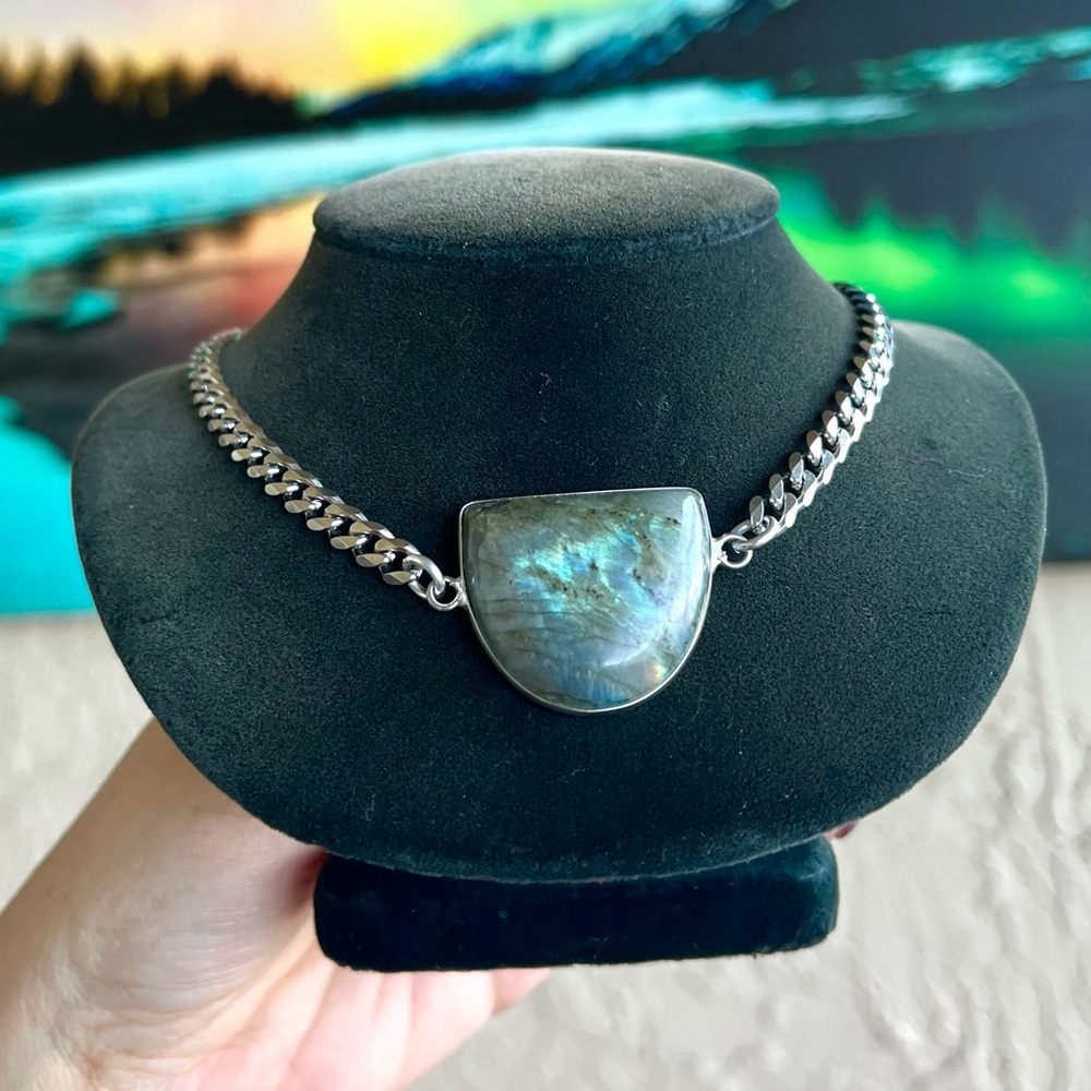 Green iridescent labradorite gemstone on stainless steel choker necklace